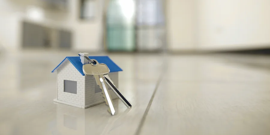Hausmodell mit Schlüssel